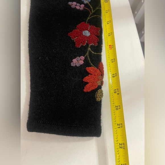 Vintage Talbots black floral embroidered cardigan - Picture 9 of 10